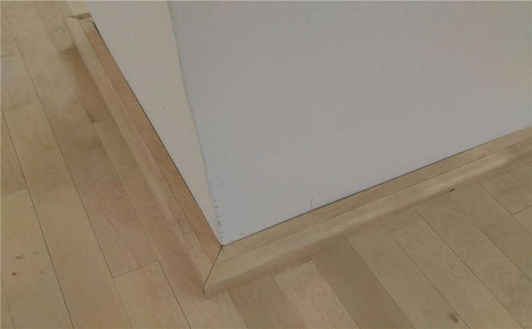 柞木舞臺實木地板怎么翻新？