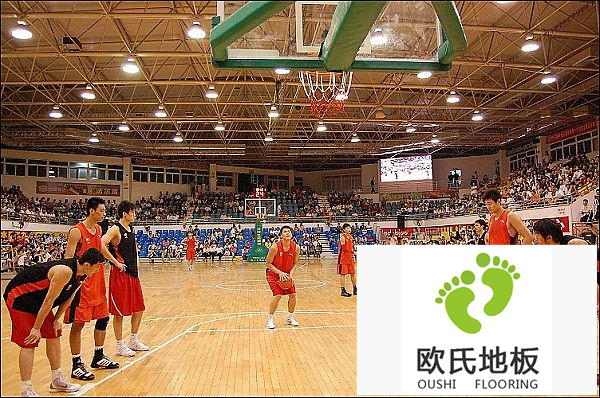 運動木地板的專業屬性高于塑膠地板